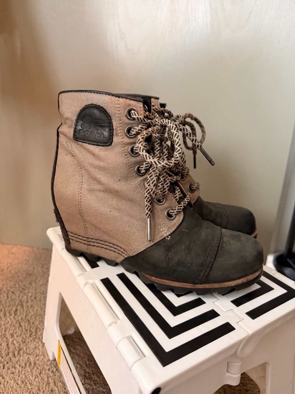 Two-Tone Lace-Up Boots - Picture 3 of 5